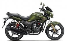 Hero Hunk 150cc Matt Black With Leaf Green (Single Disc) 2024